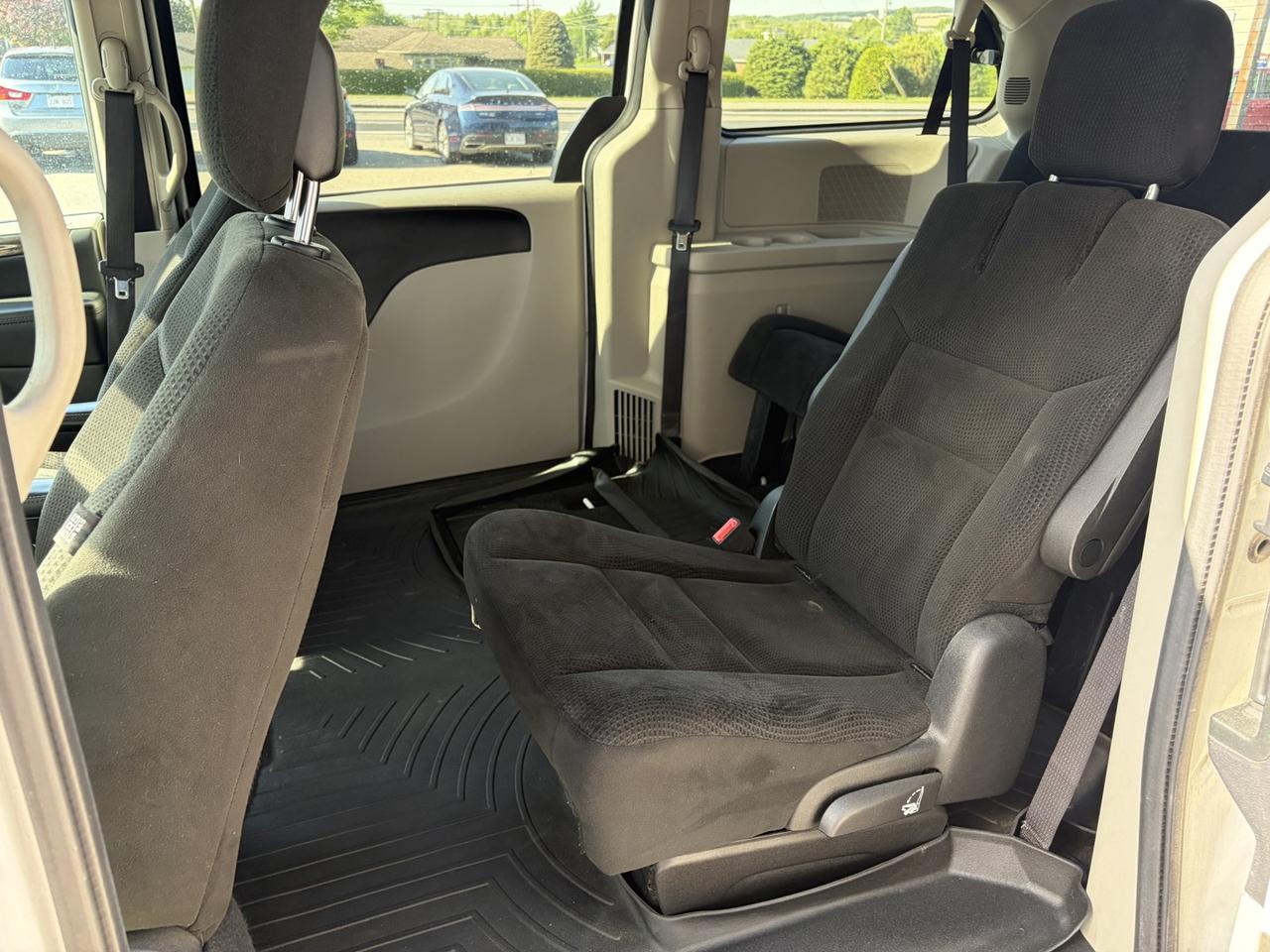 2016 Dodge Grand Caravan SE - Photo #7
