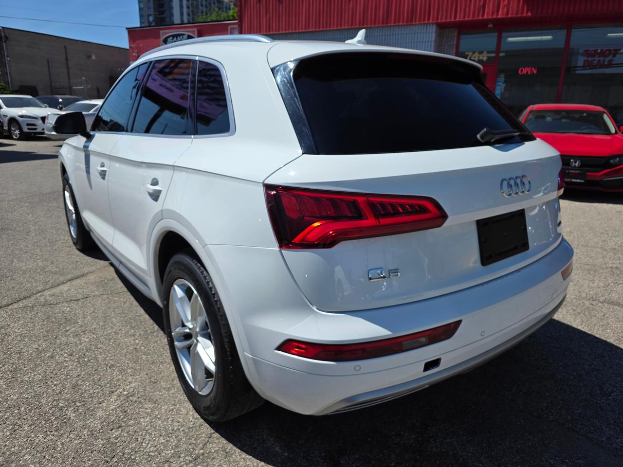 2019 Audi Q5 Technik Photo3