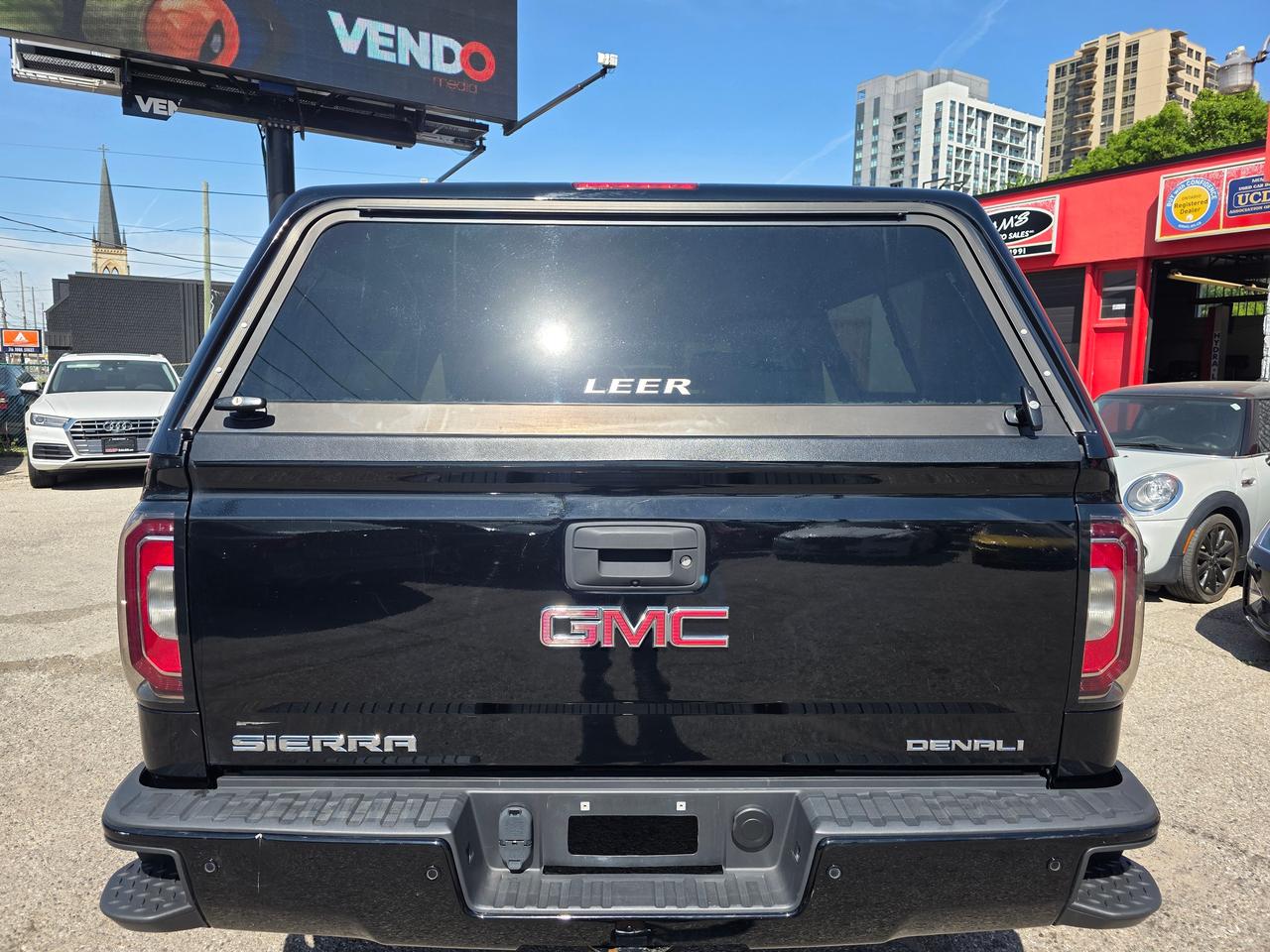 2018 GMC Sierra 1500 Denali Crew Cab 4WD Photo4