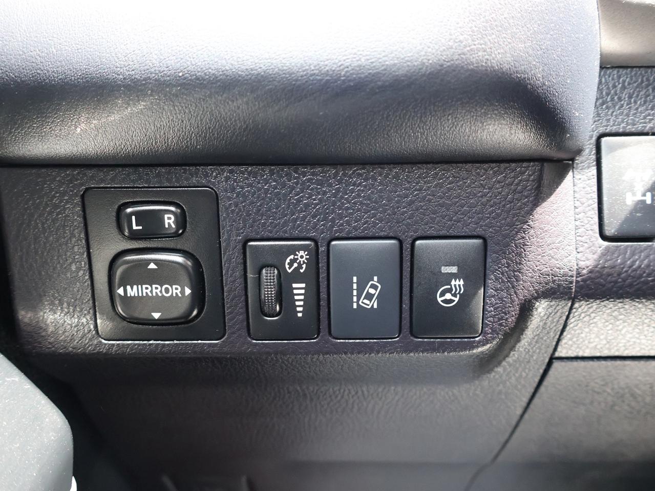 2018 Toyota RAV4 XLE AWD CERTIFIED *ACCIDENT FREE* CAMERA BLUETOOTH HEATED SEATS SUNROOF CRUISE ALLOYS Photo