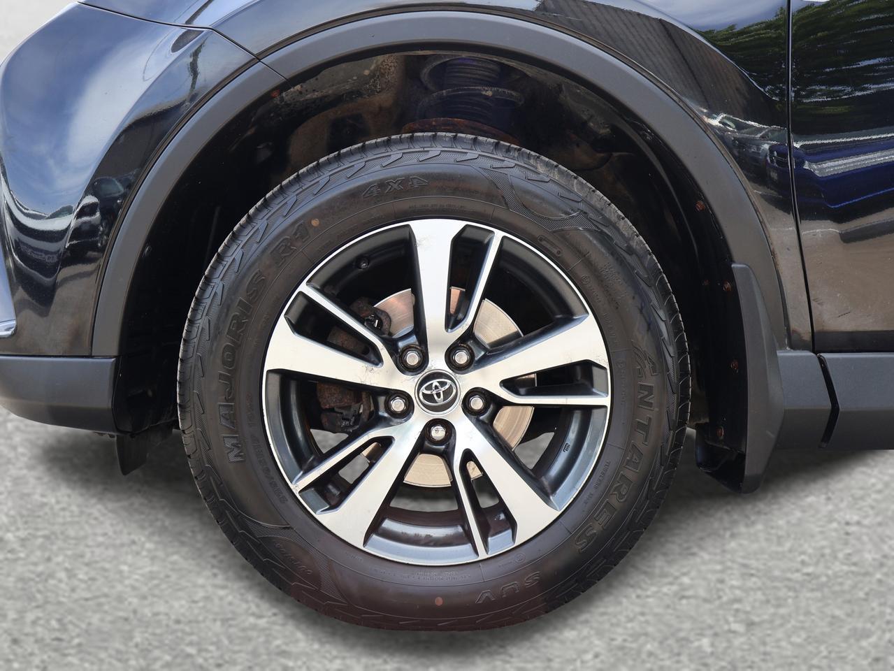 2018 Toyota RAV4 XLE AWD CERTIFIED *ACCIDENT FREE* CAMERA BLUETOOTH HEATED SEATS SUNROOF CRUISE ALLOYS Photo