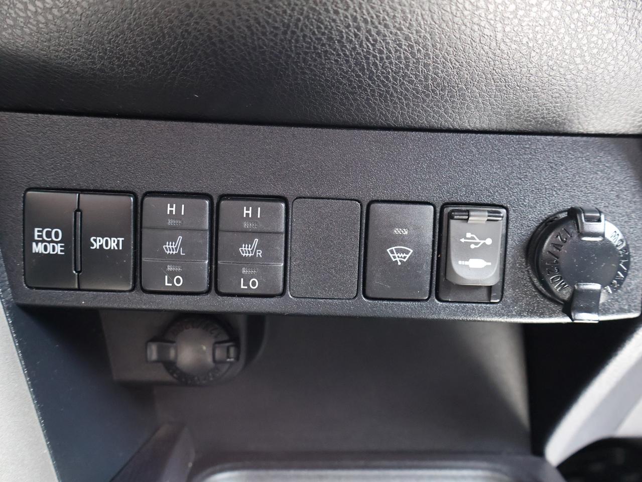 2018 Toyota RAV4 XLE AWD CERTIFIED *ACCIDENT FREE* CAMERA BLUETOOTH HEATED SEATS SUNROOF CRUISE ALLOYS Photo