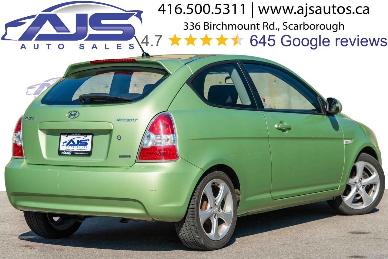 2009 Hyundai Accent SE Photo