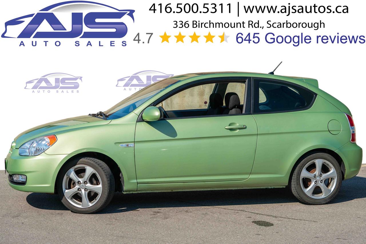 2009 Hyundai Accent SE Photo