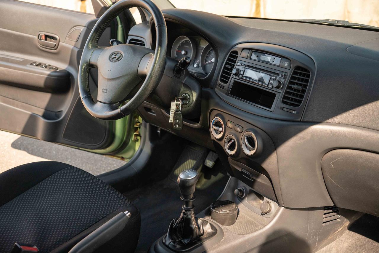 2009 Hyundai Accent SE Photo