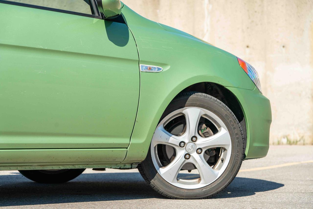 2009 Hyundai Accent SE Photo