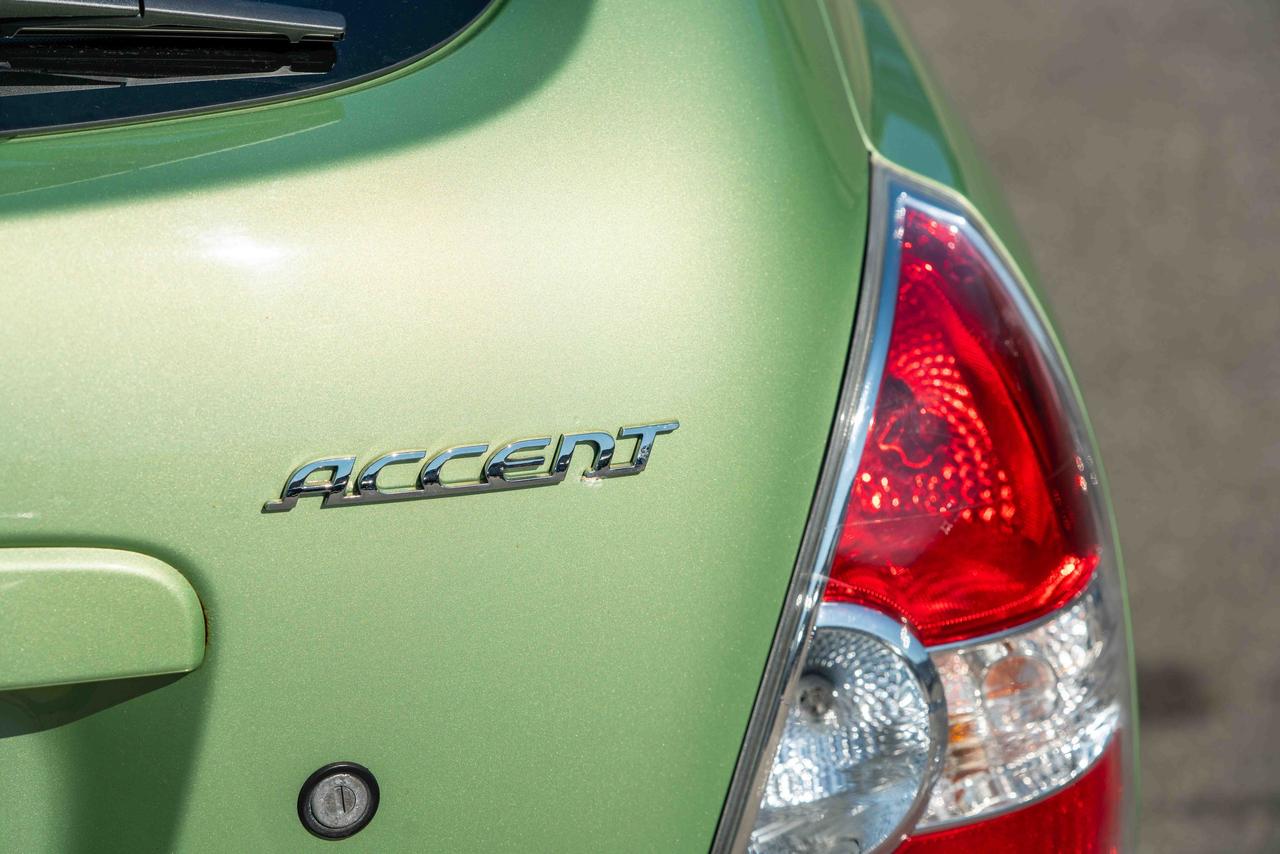 2009 Hyundai Accent SE Photo