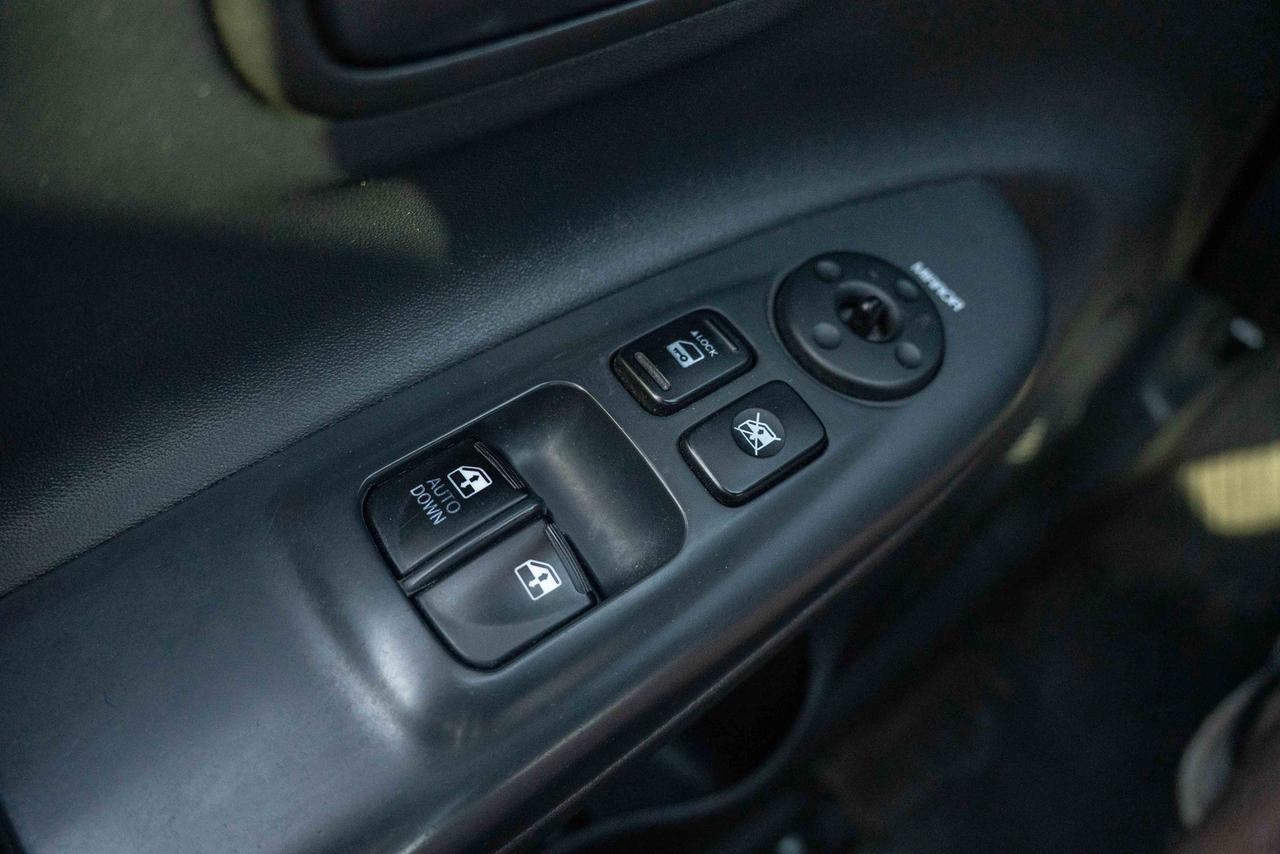 2009 Hyundai Accent SE Photo