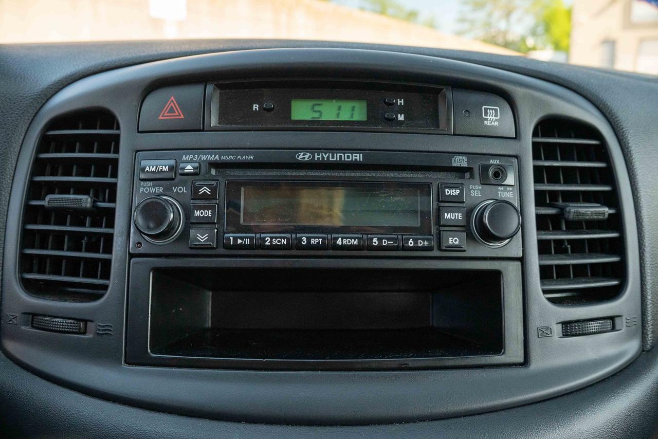 2009 Hyundai Accent SE Photo