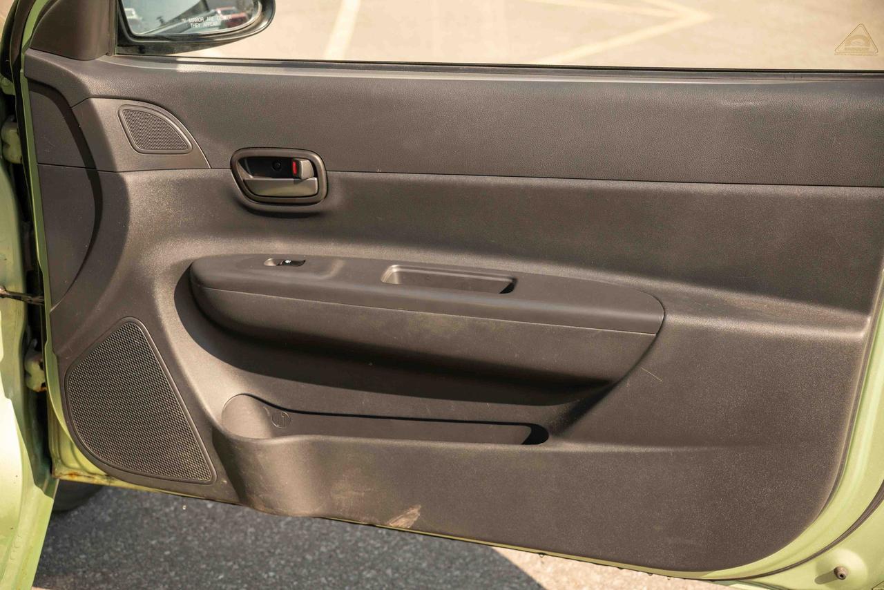 2009 Hyundai Accent SE Photo