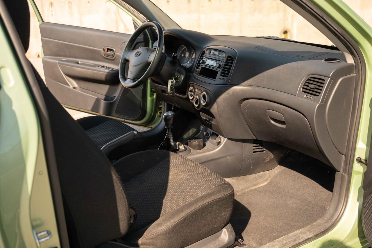 2009 Hyundai Accent SE Photo