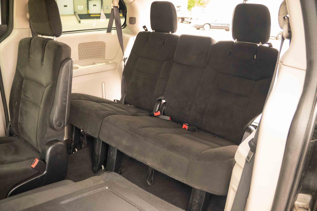 2015 Dodge Grand Caravan SXT Photo