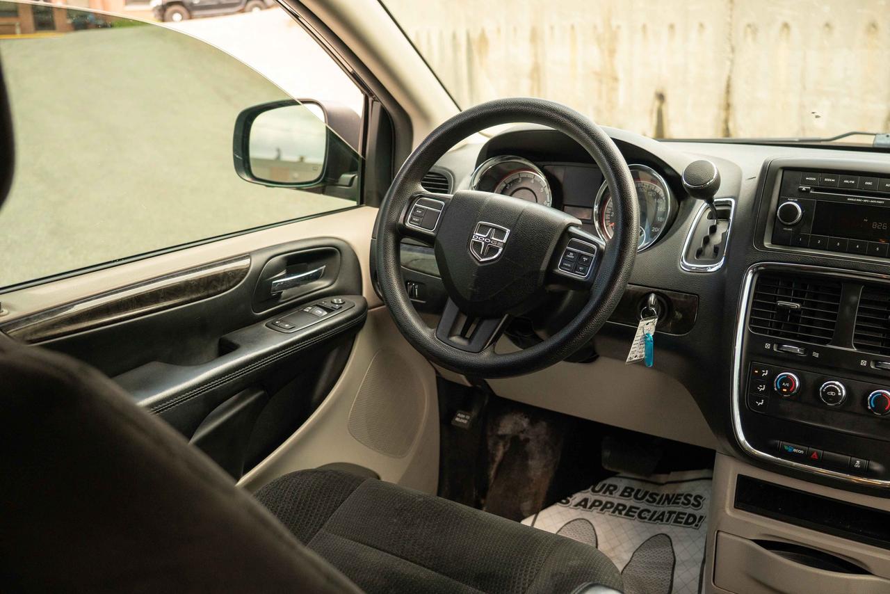 2015 Dodge Grand Caravan SXT Photo