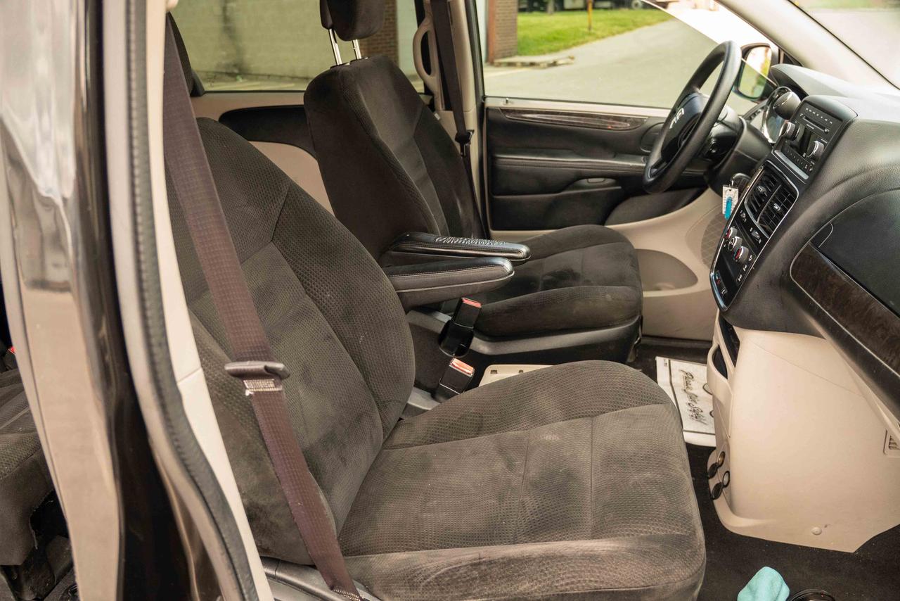 2015 Dodge Grand Caravan SXT Photo