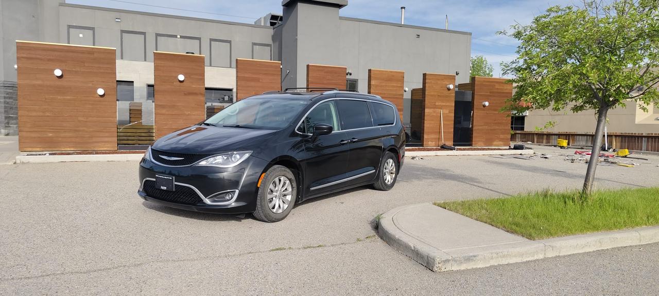2018 Chrysler Pacifica Touring-L
