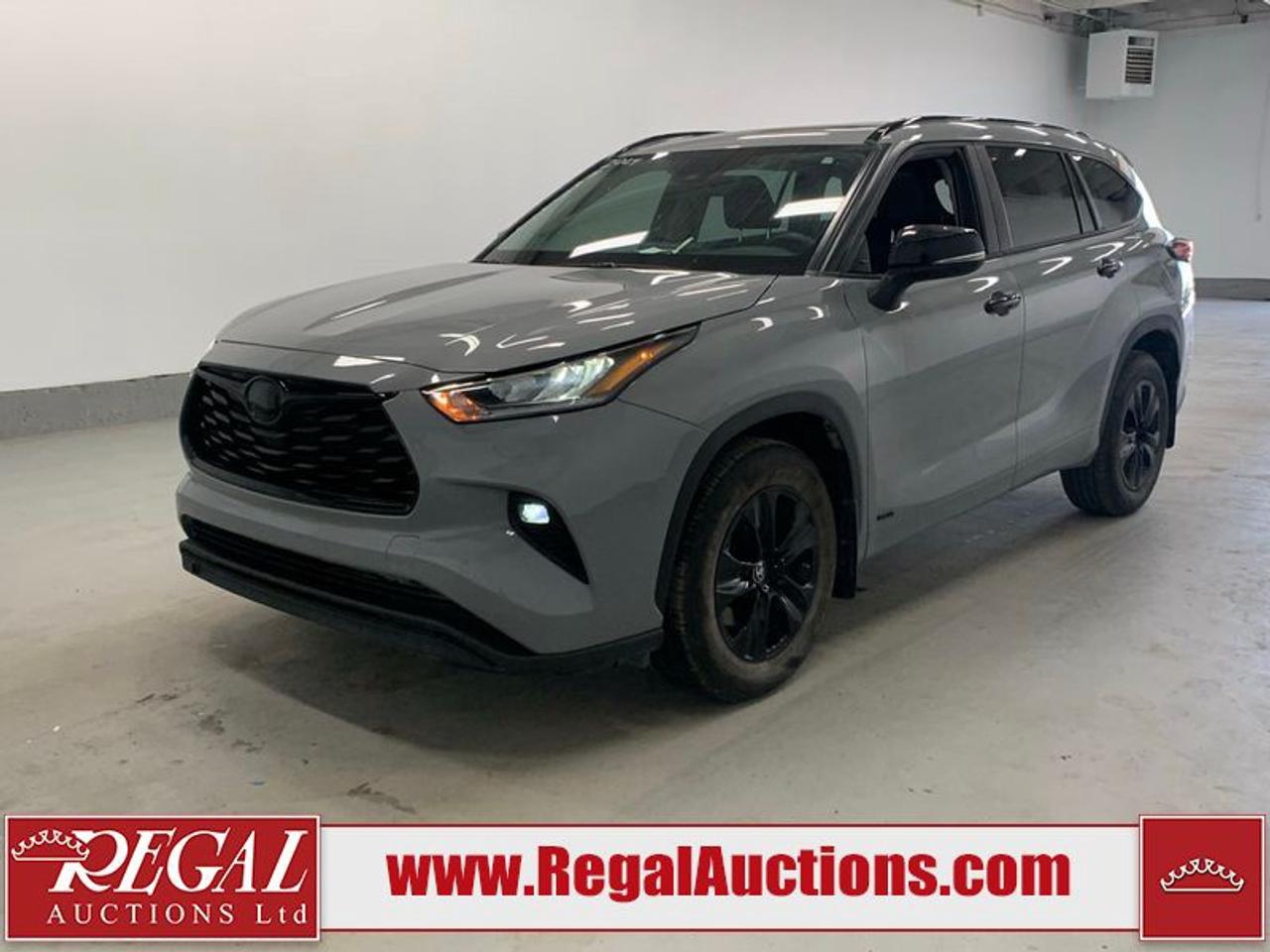 Used 2024 Toyota Highlander Hybrid XLE for sale in Calgary, AB