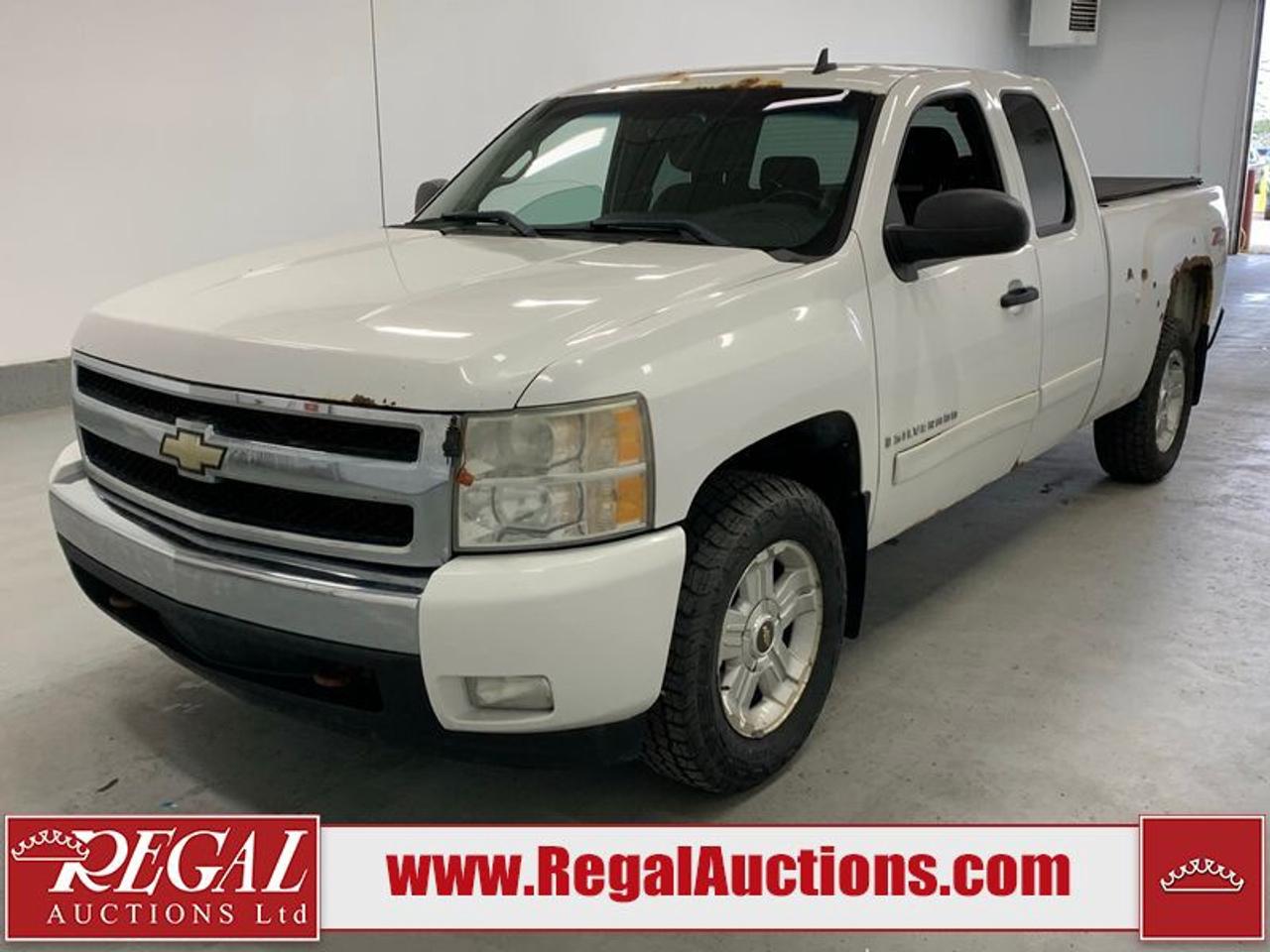 OFFERS WILL NOT BE ACCEPTED BY EMAIL OR PHONE - THIS VEHICLE WILL GO ON TIMED ONLINE AUCTION on Tuesday June 9.<br><br/>VEHICLE DESCRIPTION <br/>Stock #: 37882 <br/>Lot #: 553 <br/>Reserve Price: $1,900 <br/>CarProof Report: Not Available <br/><br/>IMPORTANT DECLARATION <br/>Active Status: This vehicles title is listed as Active Status. <br/> Live Online Bidding: This vehicle will be available for bidding over the internet, visit www.RegalAuctions.com to register. <br/> <br/>The simple solution to selling your car or truck. Bring your clean vehicle in with your Drivers License and current Registration and well put it on the auction block at our next sale.<br/><br/>www.RegalAuctions.com