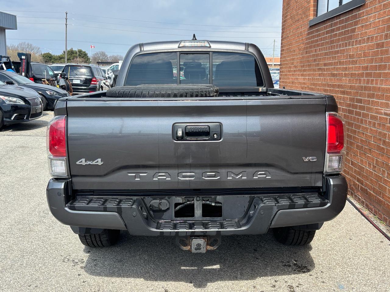 2016 Toyota Tacoma Limited Double Cab 4WD V6 Auto Photo4