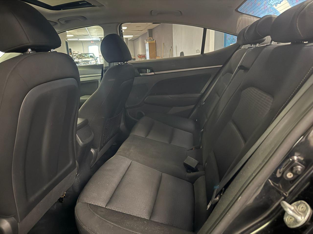 2017 Hyundai Elantra 4dr Sdn Auto GLS Photo