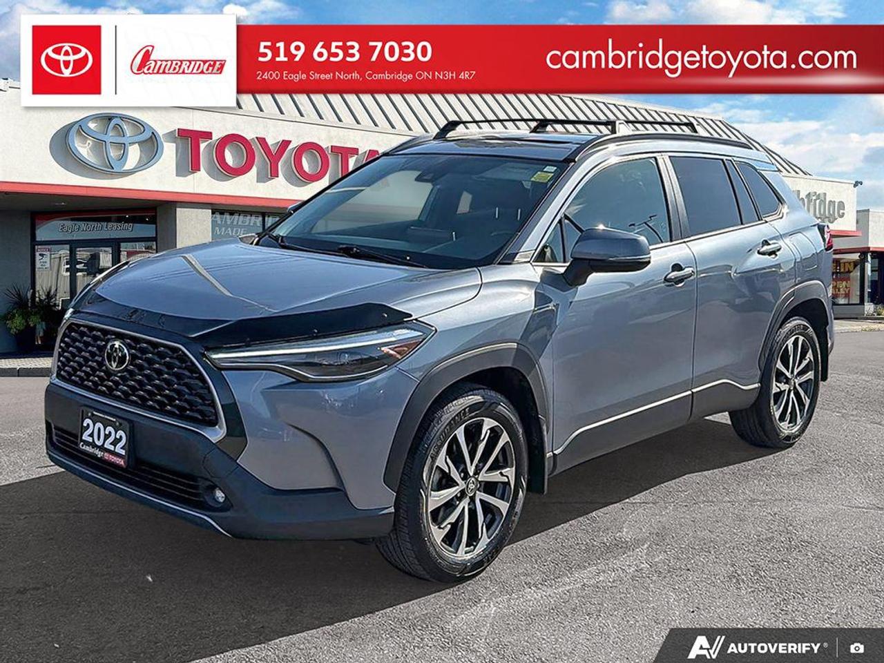2022 Toyota Corolla Cross XLE Photo0
