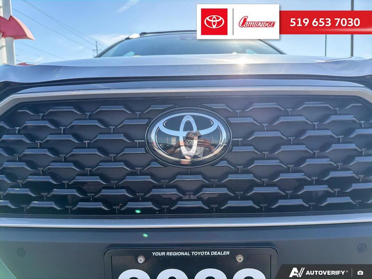 2022 Toyota Corolla Cross XLE Photo