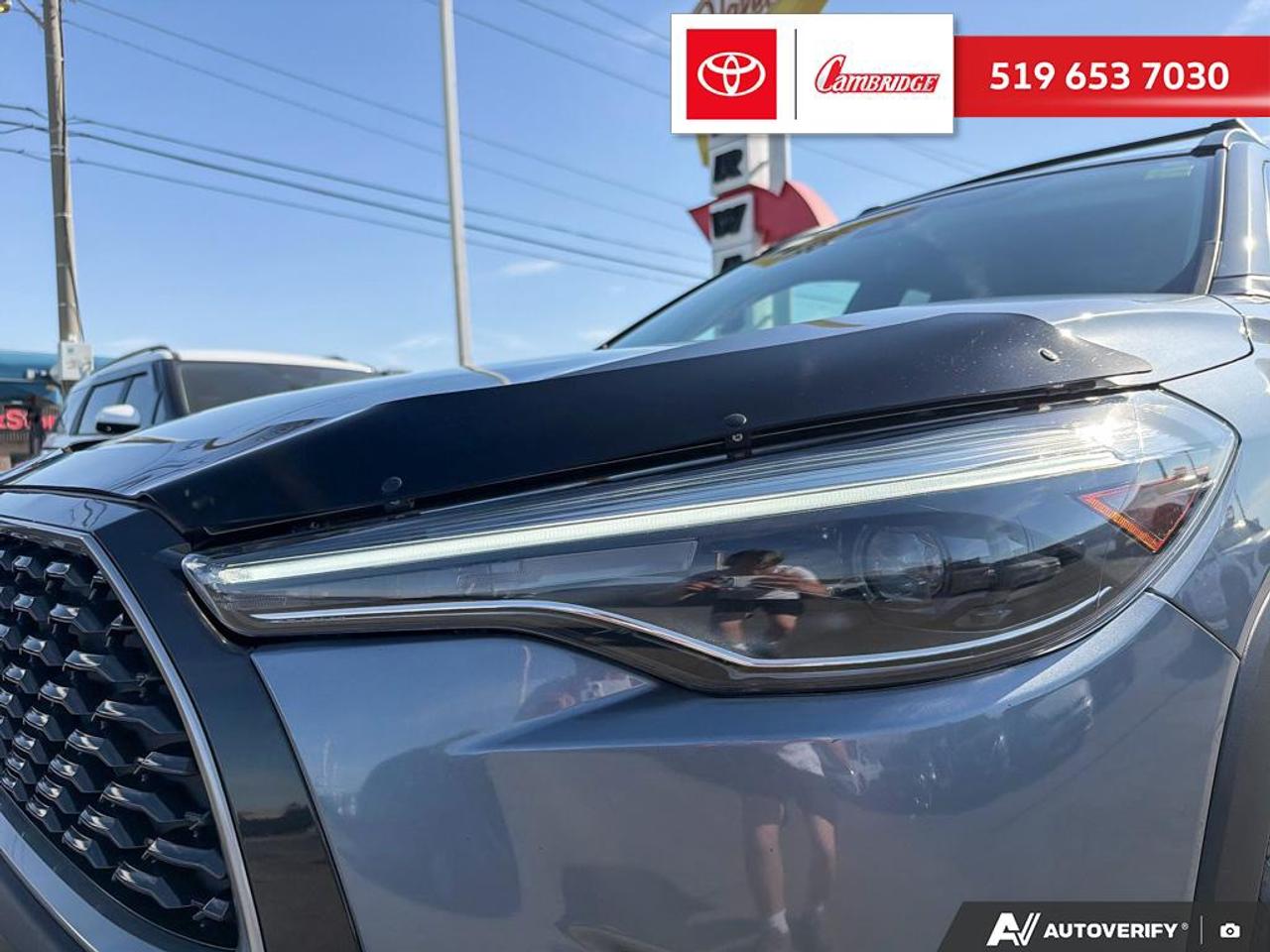 2022 Toyota Corolla Cross XLE Photo