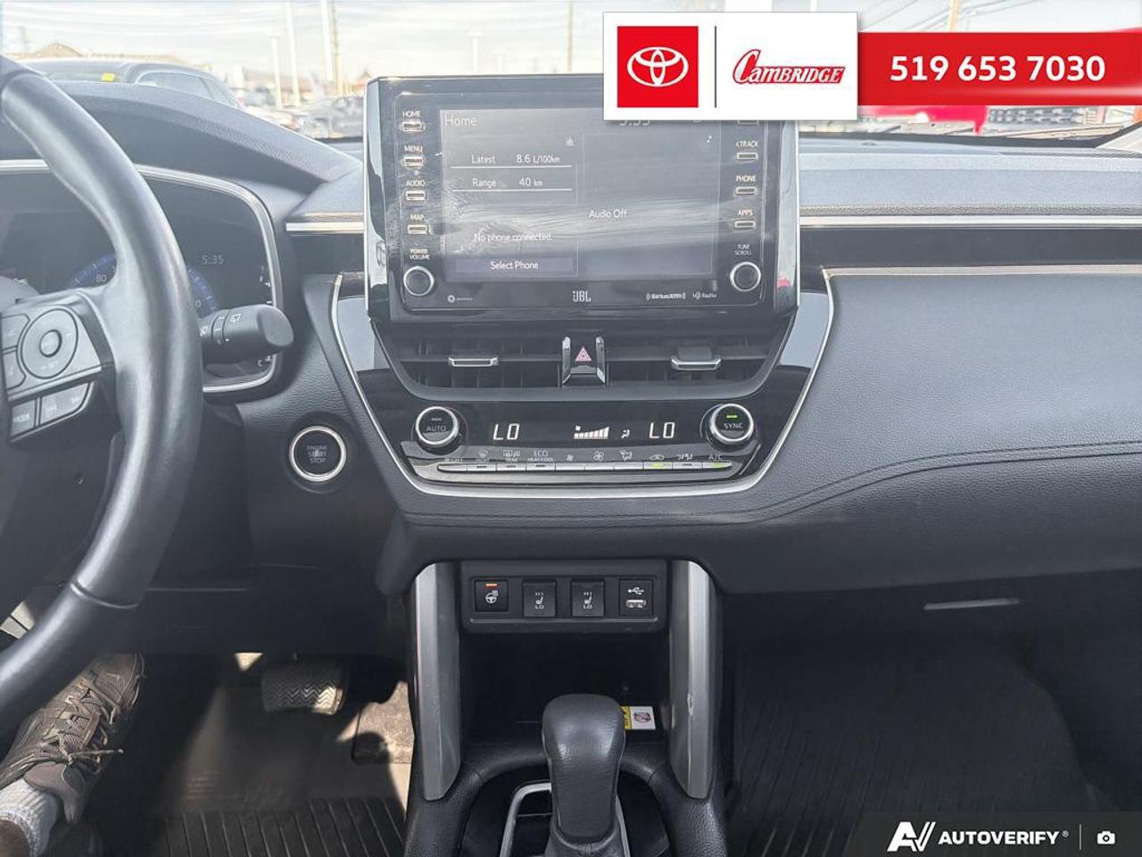 2022 Toyota Corolla Cross XLE Photo