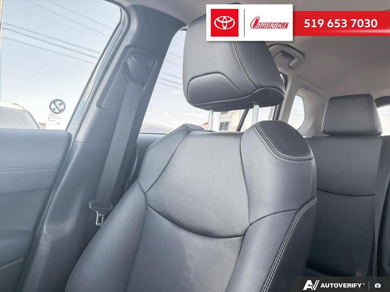 2022 Toyota Corolla Cross XLE Photo