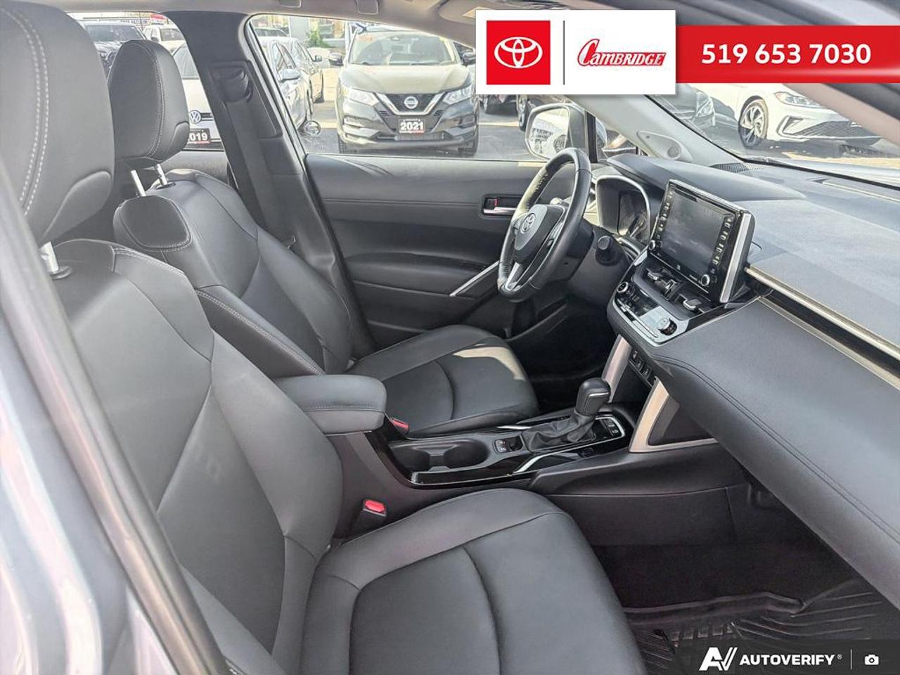 2022 Toyota Corolla Cross XLE Photo