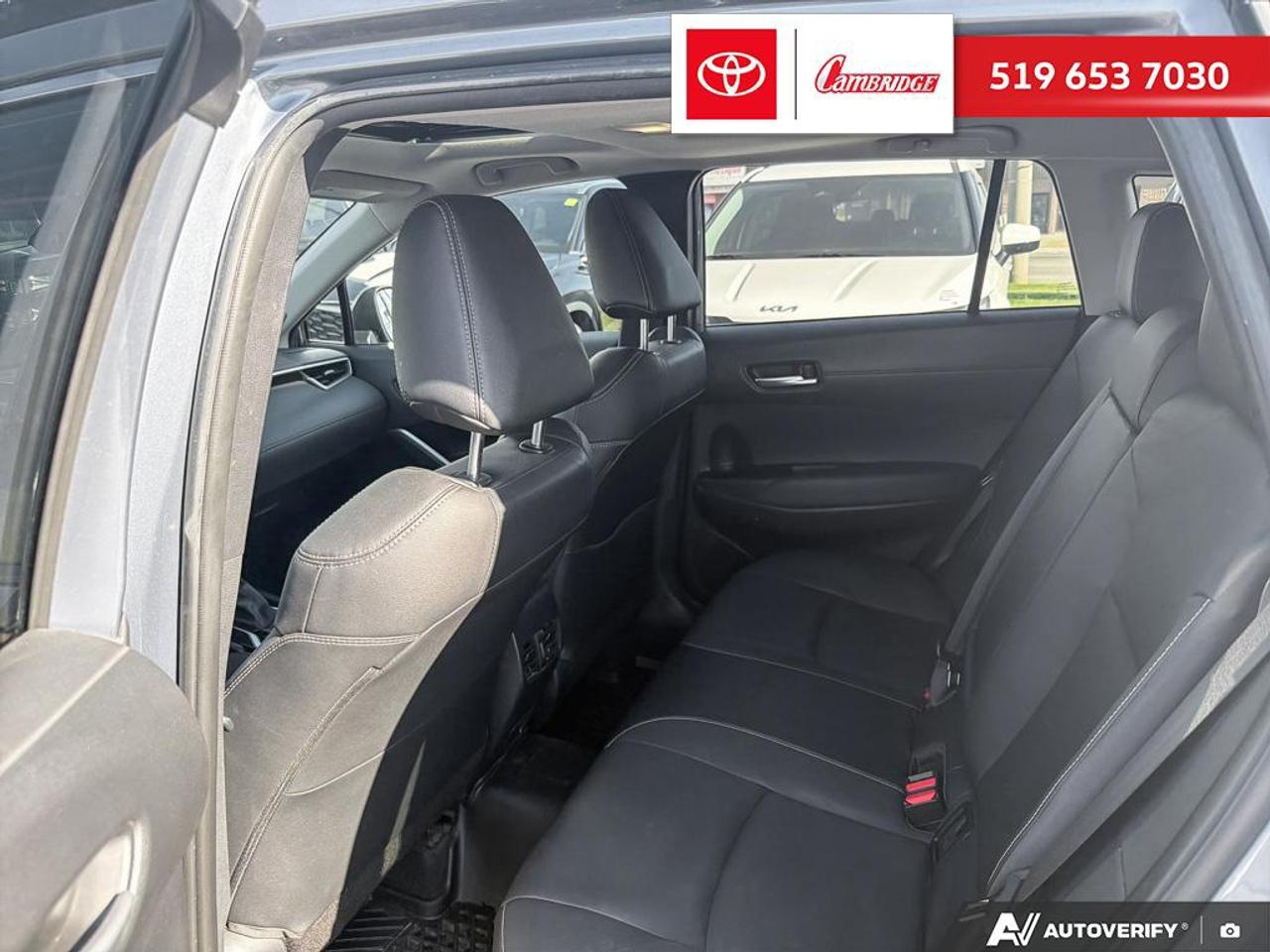 2022 Toyota Corolla Cross XLE Photo