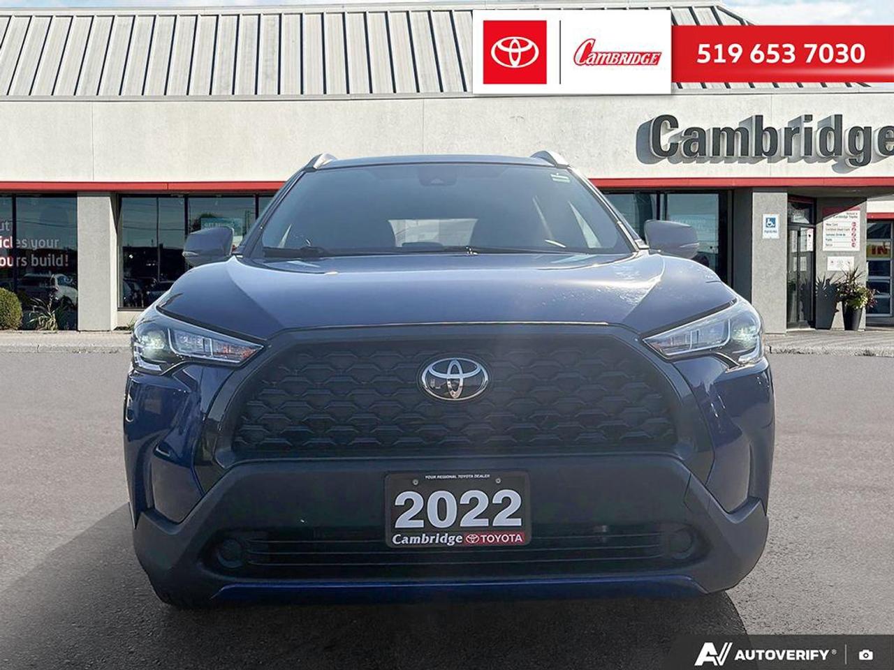 2022 Toyota Corolla Cross LE Photo