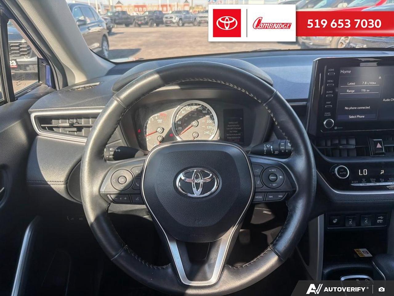 2022 Toyota Corolla Cross LE Photo