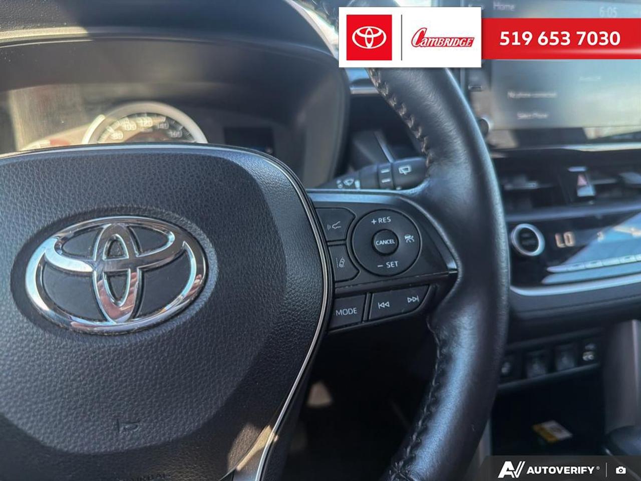 2022 Toyota Corolla Cross LE Photo