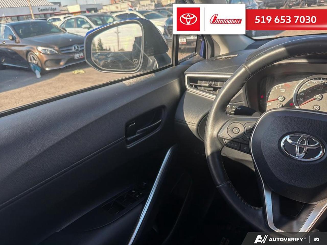 2022 Toyota Corolla Cross LE Photo