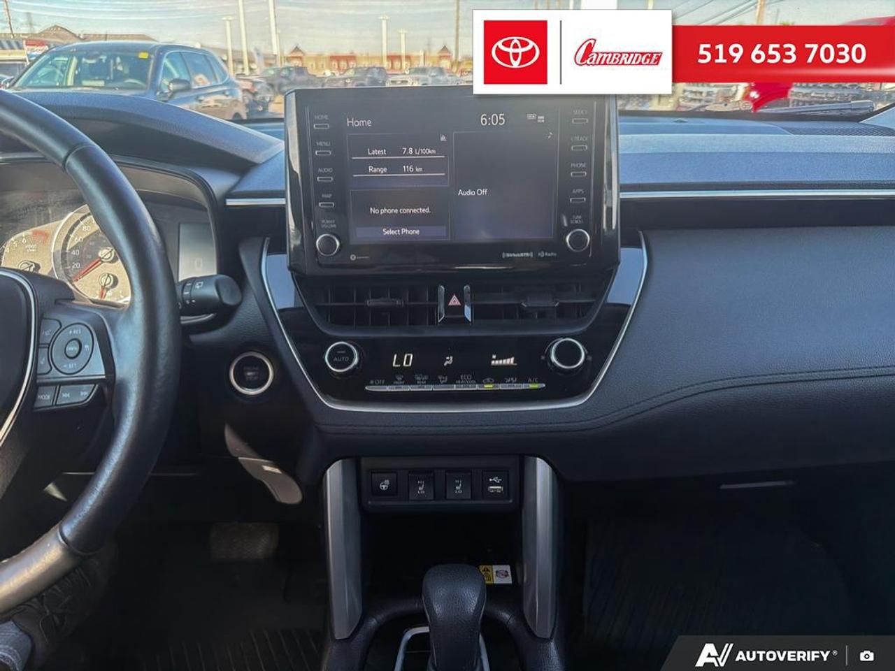 2022 Toyota Corolla Cross LE Photo