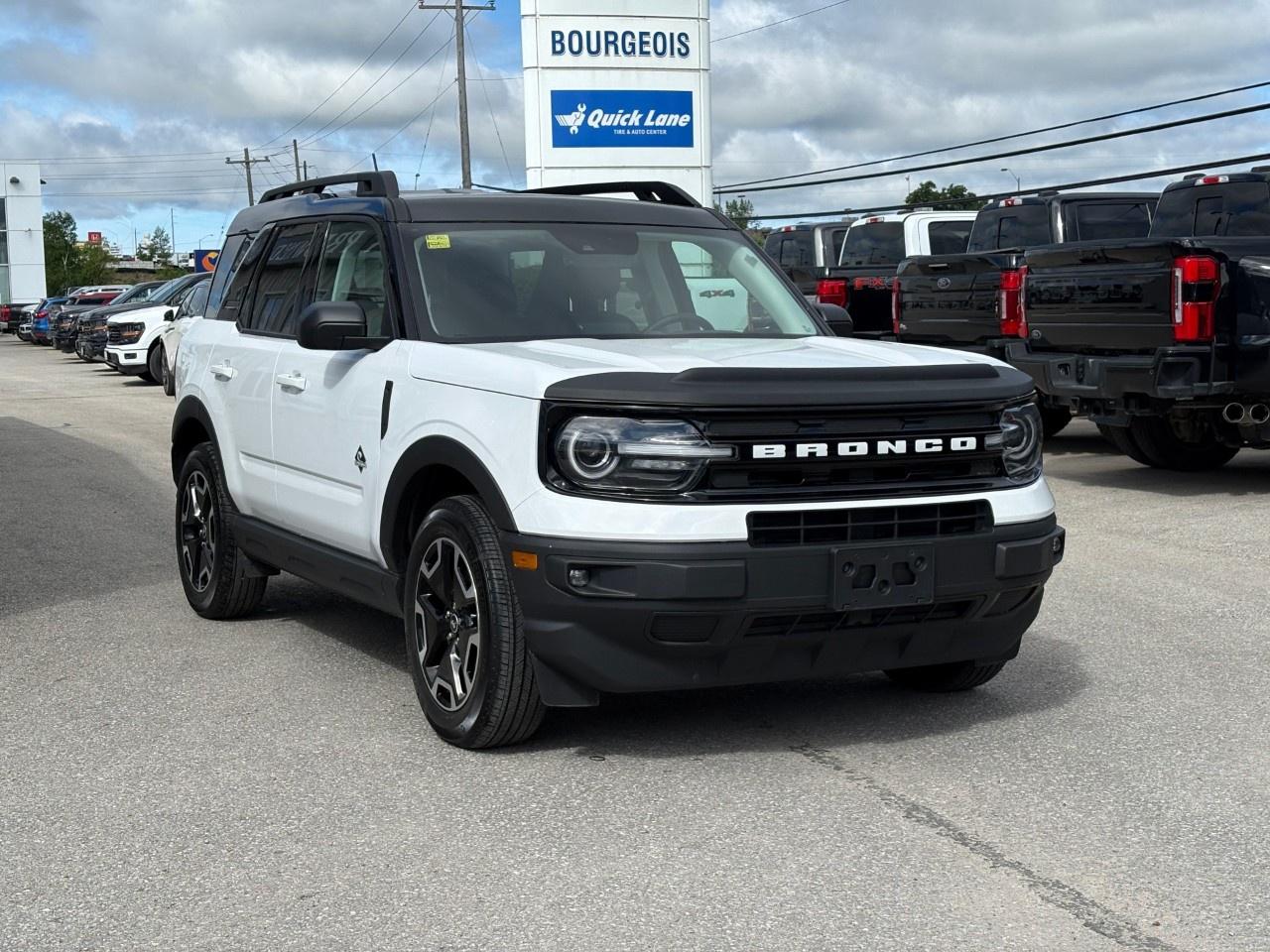 2023 Ford Bronco Sport Outer Banks 4x4 Photo3