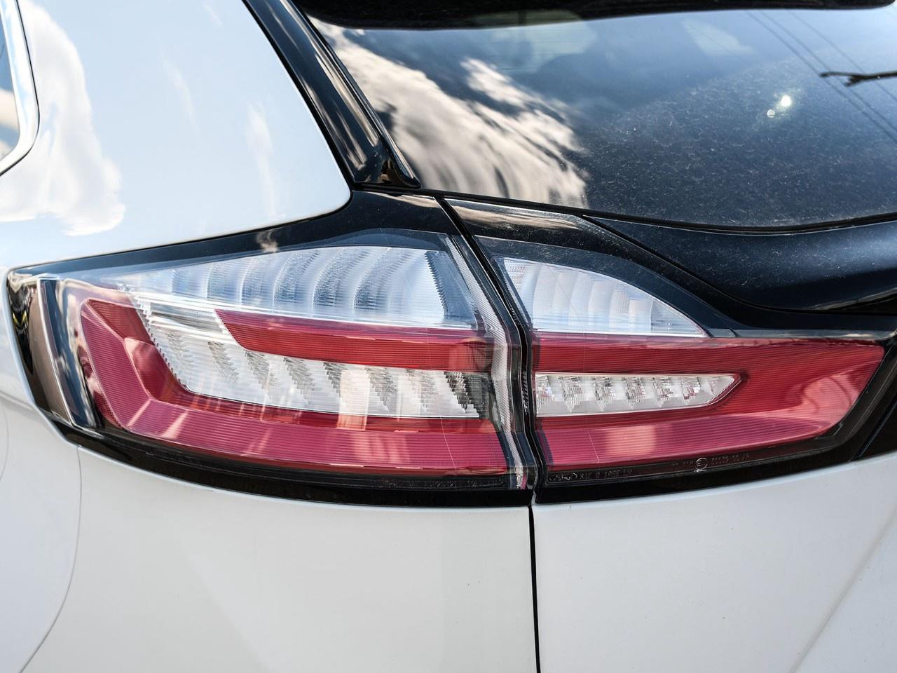 2021 Ford Edge Titanium AWD Photo