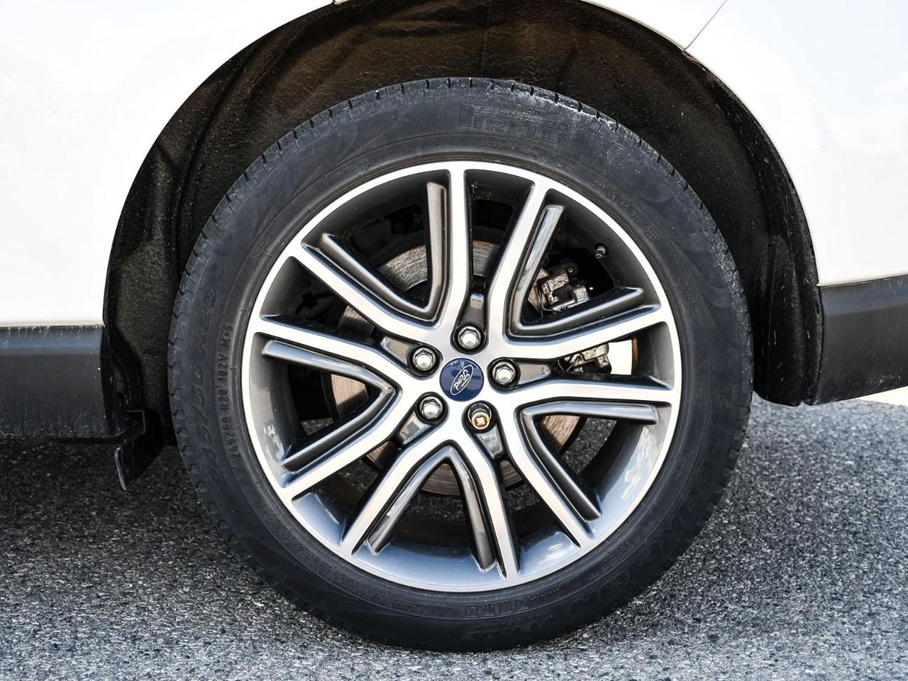 2021 Ford Edge Titanium AWD Photo