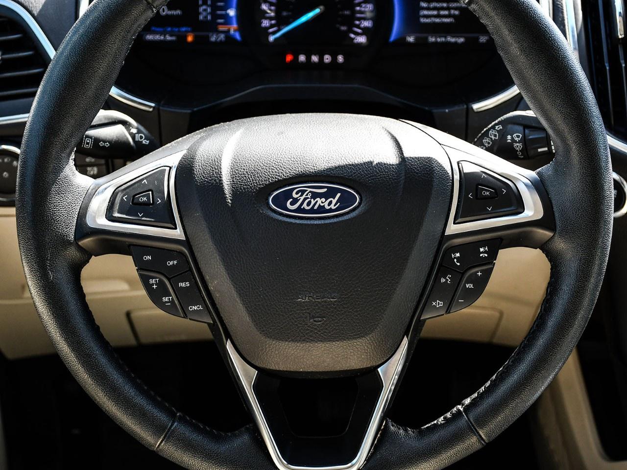 2021 Ford Edge Titanium AWD Photo