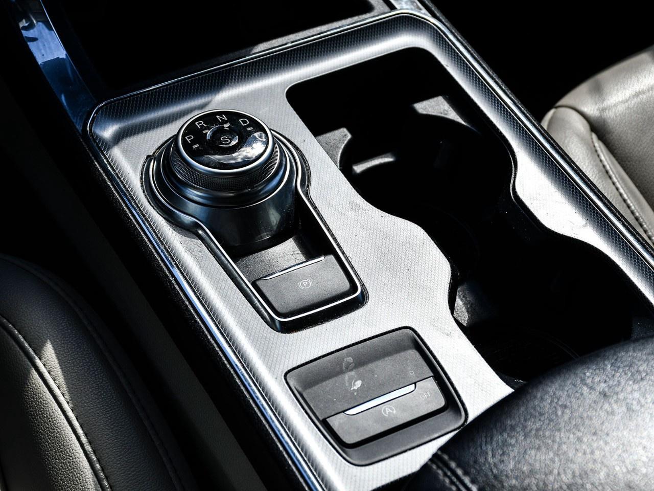 2021 Ford Edge Titanium AWD Photo