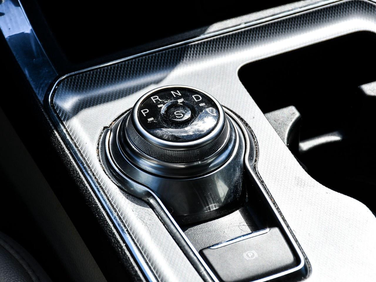 2021 Ford Edge Titanium AWD Photo
