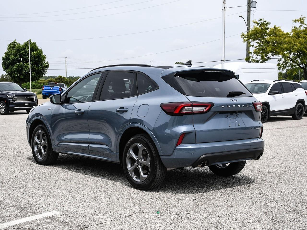 2023 Ford Escape ST-Line Select Photo3