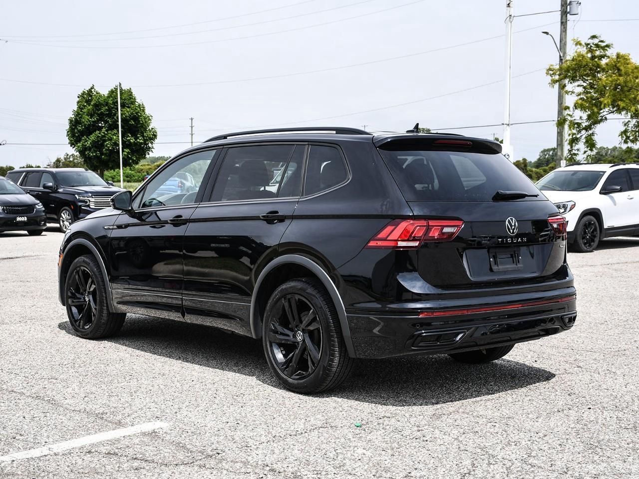 2024 Volkswagen Tiguan Comfortline R-Line Black Edition R-LINE | SUNROOF | HTD SEATS | REMOTE START Photo