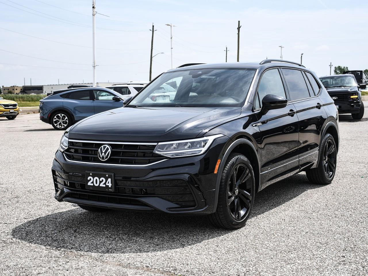 2024 Volkswagen Tiguan Comfortline R-Line Black Edition R-LINE | SUNROOF | HTD SEATS | REMOTE START Photo