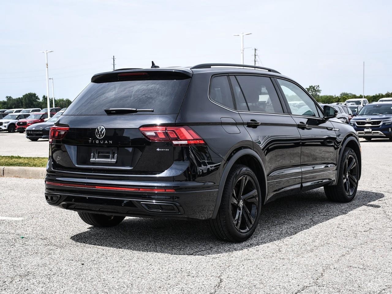 2024 Volkswagen Tiguan Comfortline R-Line Black Edition R-LINE | SUNROOF | HTD SEATS | REMOTE START Photo