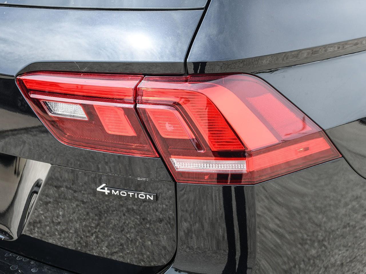 2024 Volkswagen Tiguan Comfortline R-Line Black Edition R-LINE | SUNROOF | HTD SEATS | REMOTE START Photo