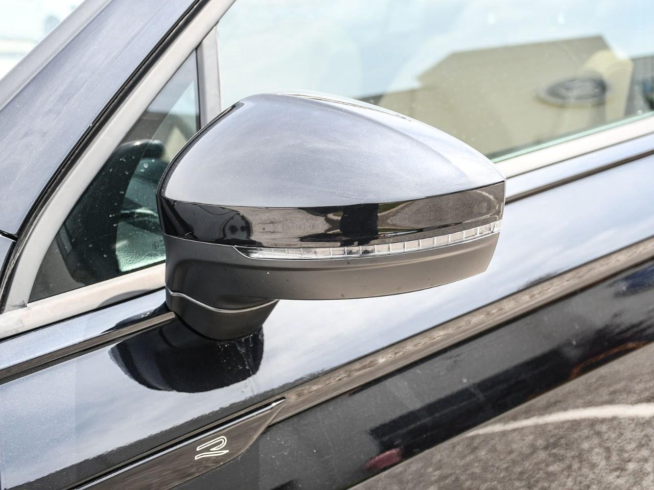 2024 Volkswagen Tiguan Comfortline R-Line Black Edition R-LINE | SUNROOF | HTD SEATS | REMOTE START Photo