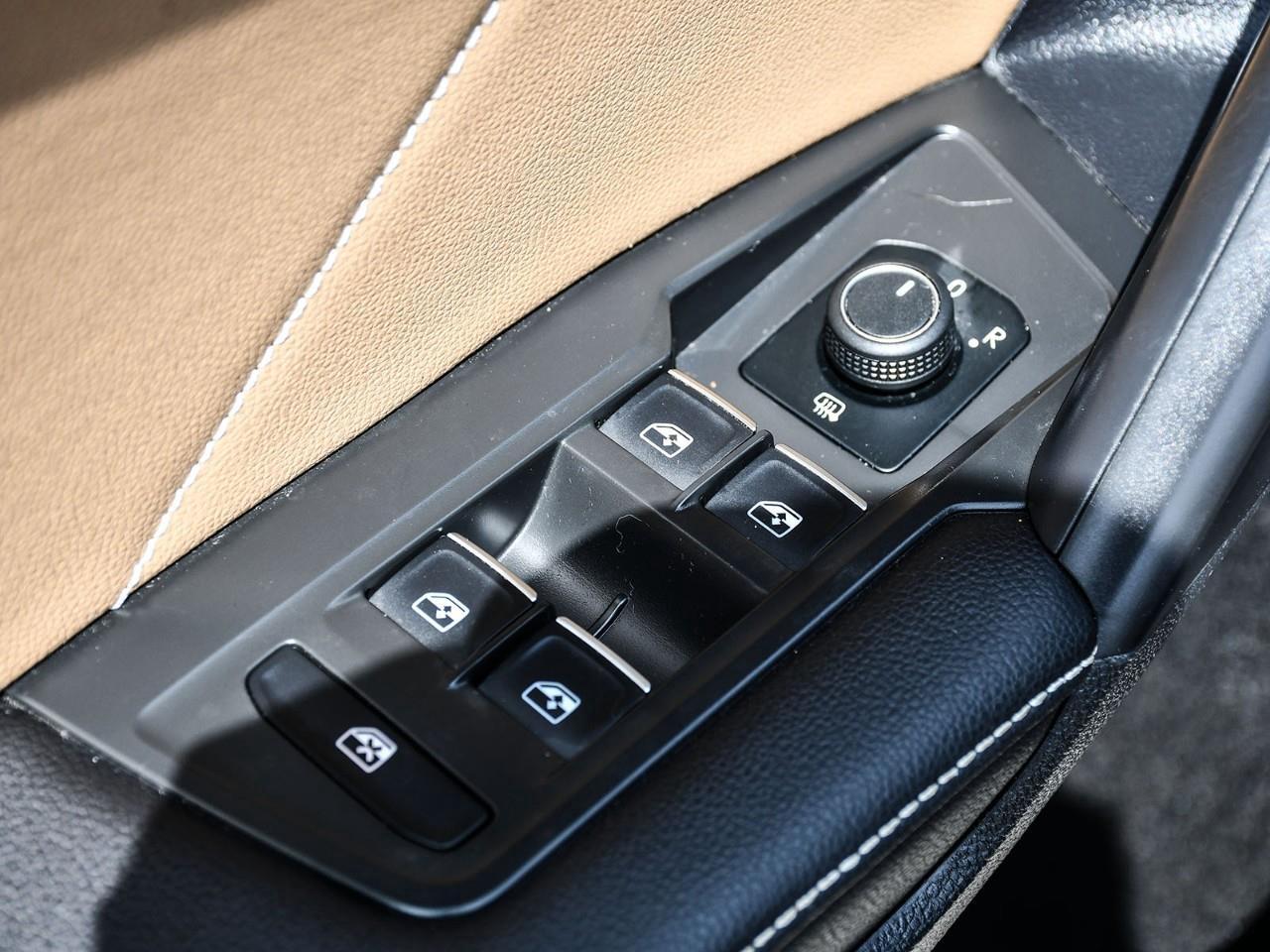 2024 Volkswagen Tiguan Comfortline R-Line Black Edition R-LINE | SUNROOF | HTD SEATS | REMOTE START Photo