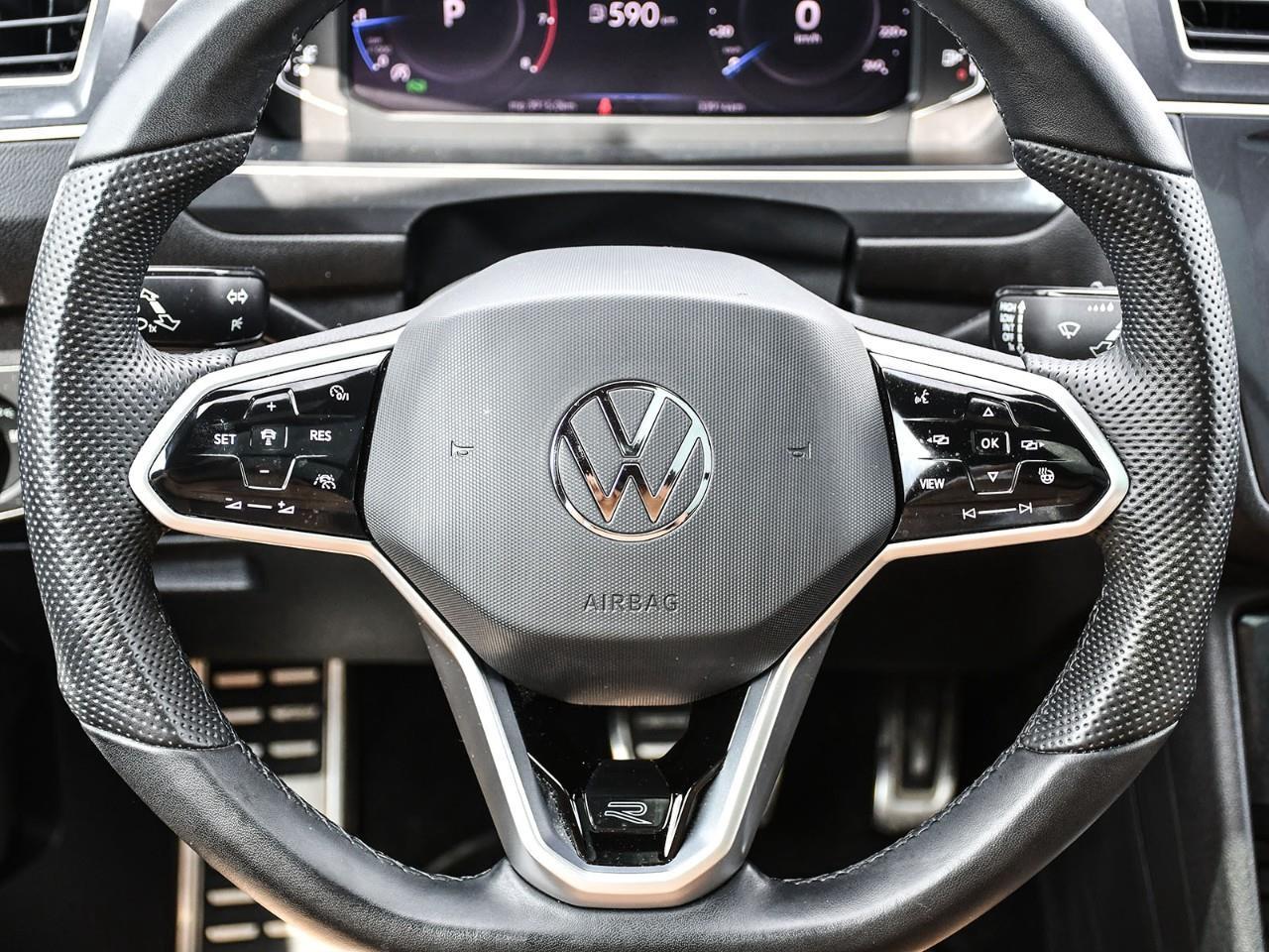 2024 Volkswagen Tiguan Comfortline R-Line Black Edition R-LINE | SUNROOF | HTD SEATS | REMOTE START Photo