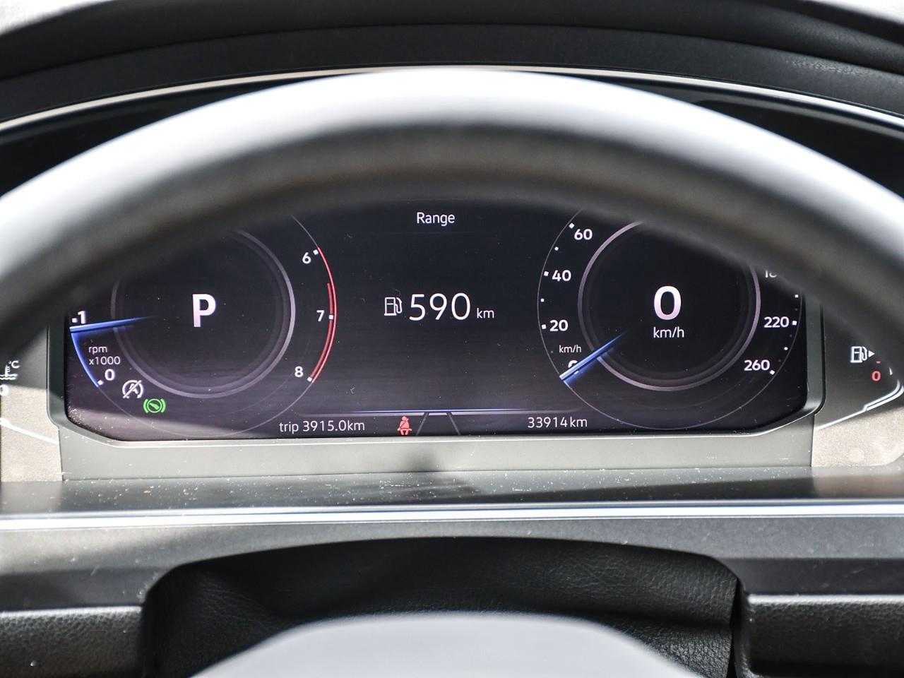 2024 Volkswagen Tiguan Comfortline R-Line Black Edition R-LINE | SUNROOF | HTD SEATS | REMOTE START Photo